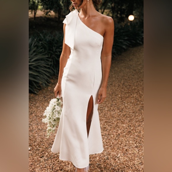 PETAL & PUP CHARMED ONE SHOULDER MIDI DRESS - OFF WHITE S B307 - Picture 2 of 9